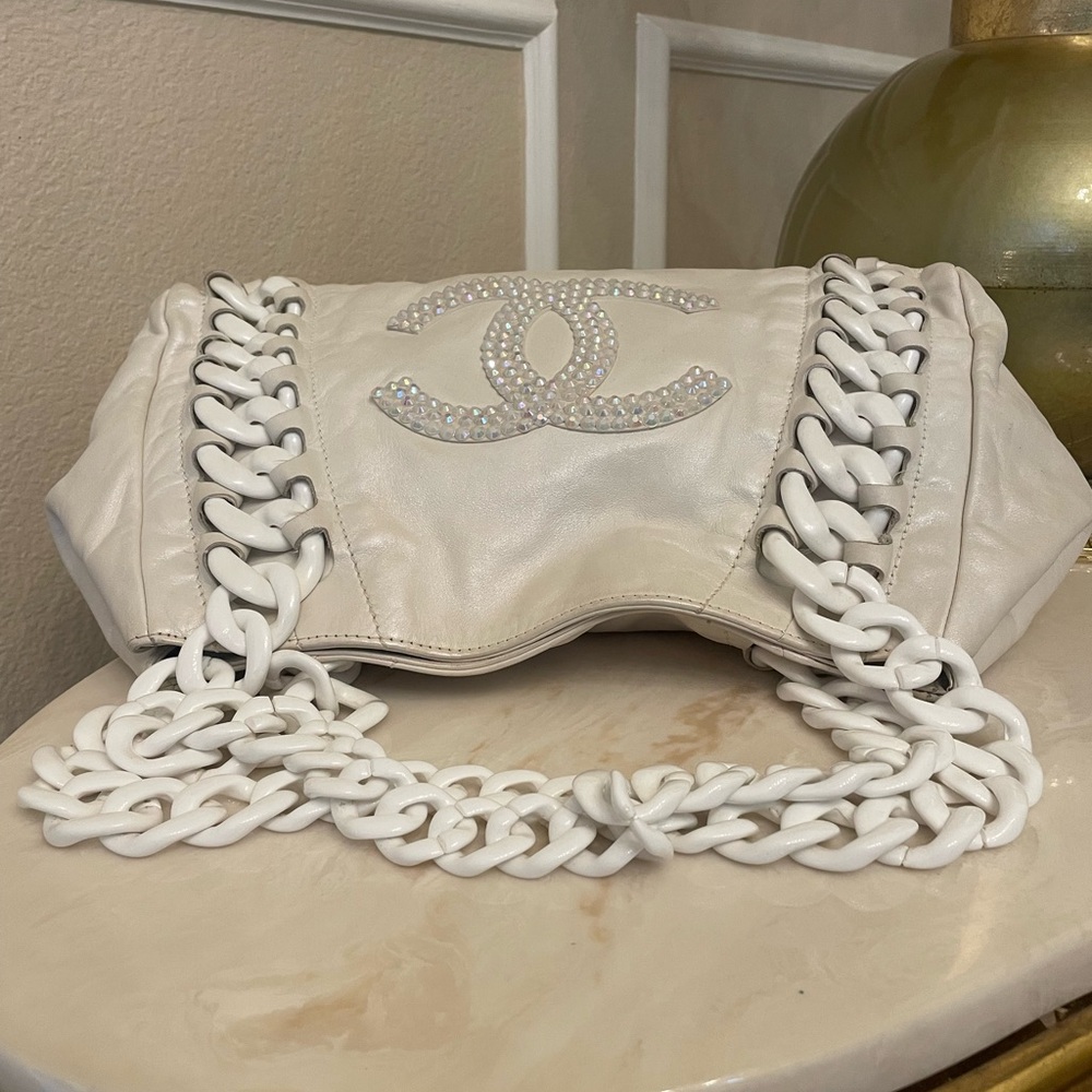 ❤️Pending❤️Chanel iridescent acrylic chain custom strass large CC logo Opal bag - Picture 12 of 16